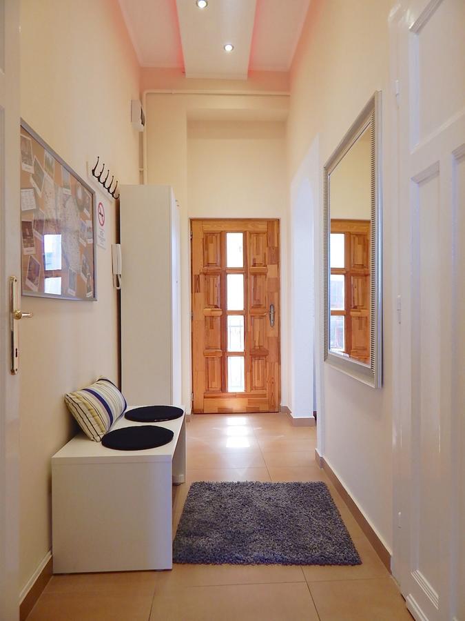 Hello Downtown Apartment - Broadway Budapest Esterno foto