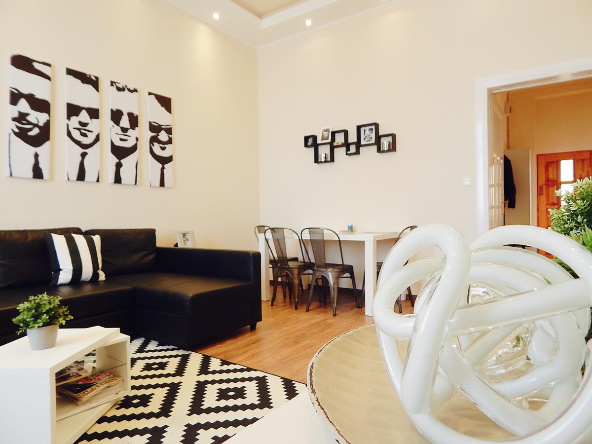 Hello Downtown Apartment - Broadway Budapest Esterno foto